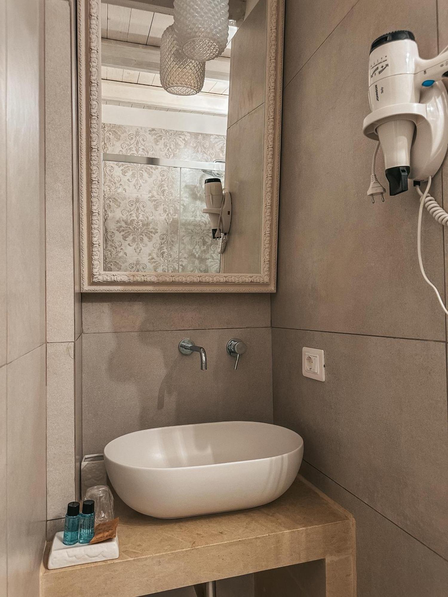 Palazzo Alma luxury rooms Casarano Esterno foto
